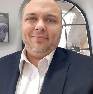 Meet your Posher, Kenneth